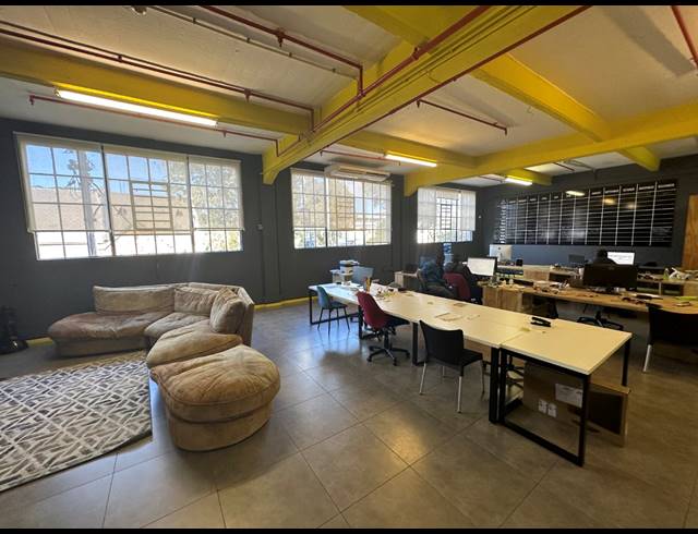 197M² OFFICE TO LET IN WOODSTOCK